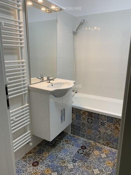 Lujerului Exigent Plaza,